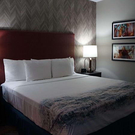 La Quinta Inn & Suites Dfw West-Glade-Parks Euless Zewnętrze zdjęcie