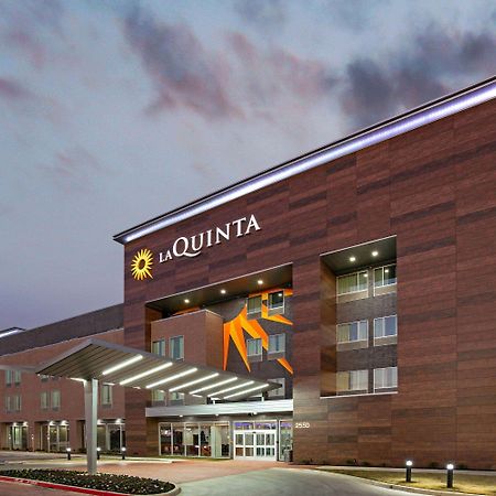 La Quinta Inn & Suites Dfw West-Glade-Parks Euless Zewnętrze zdjęcie