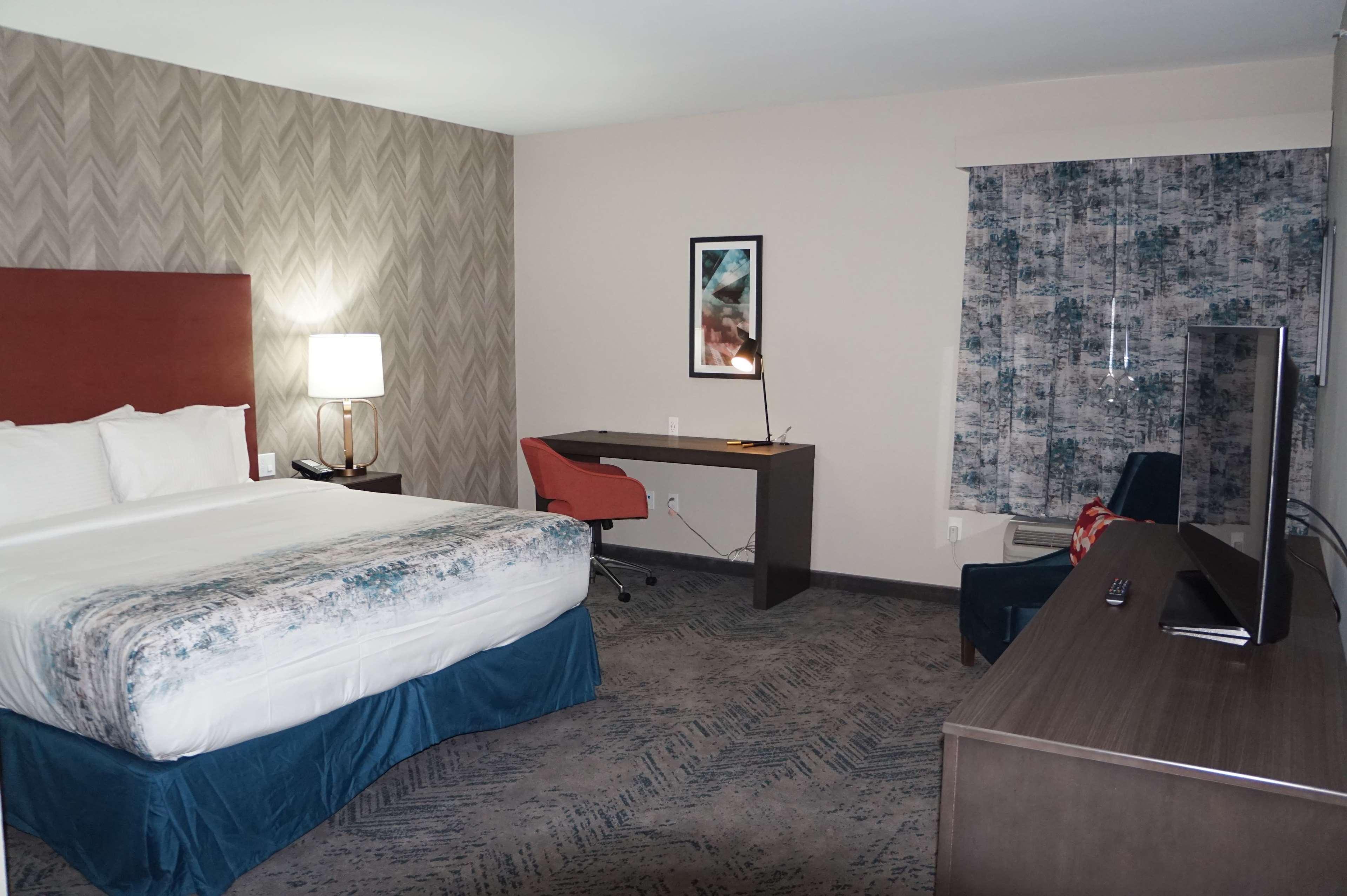La Quinta Inn & Suites Dfw West-Glade-Parks Euless Zewnętrze zdjęcie