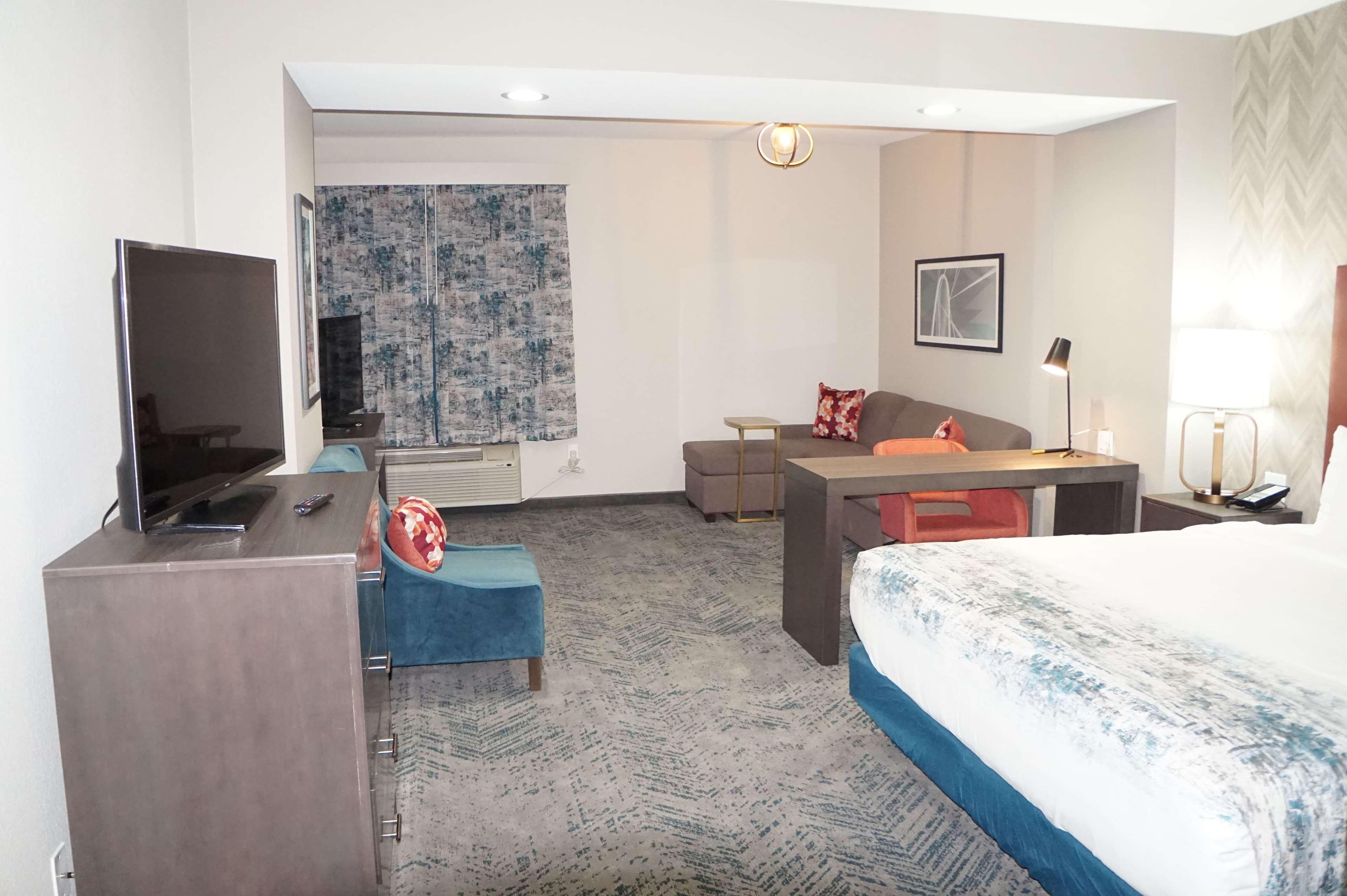 La Quinta Inn & Suites Dfw West-Glade-Parks Euless Zewnętrze zdjęcie