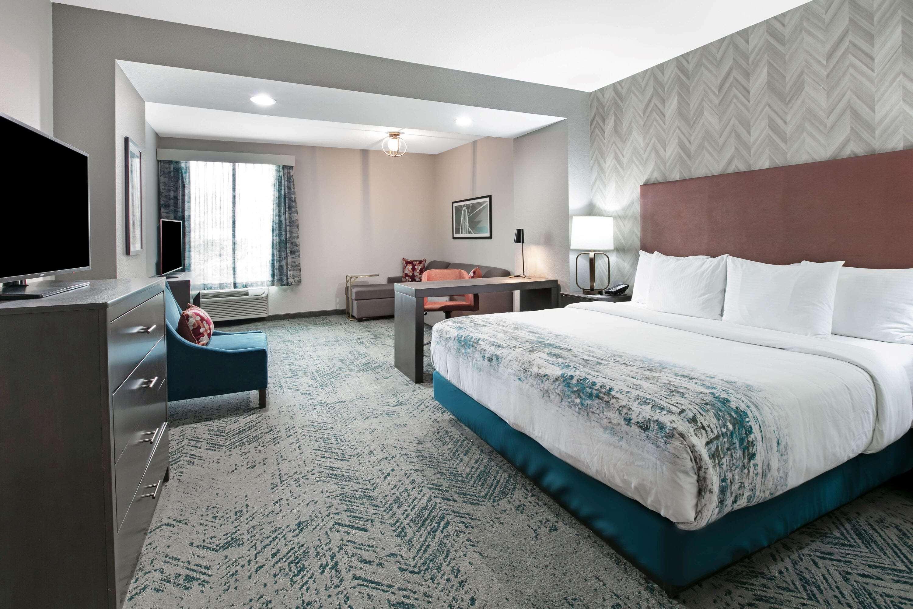 La Quinta Inn & Suites Dfw West-Glade-Parks Euless Zewnętrze zdjęcie