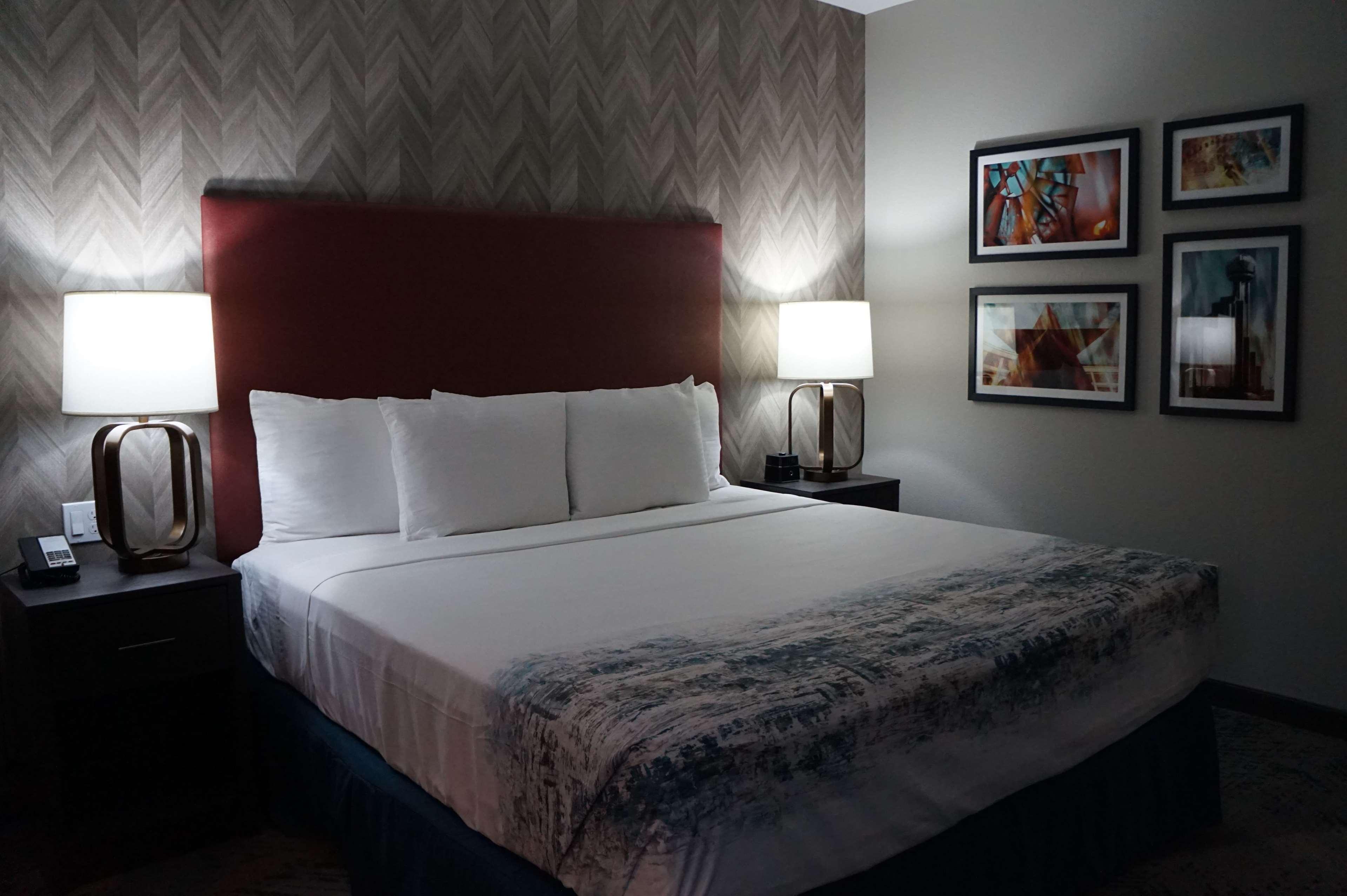 La Quinta Inn & Suites Dfw West-Glade-Parks Euless Zewnętrze zdjęcie