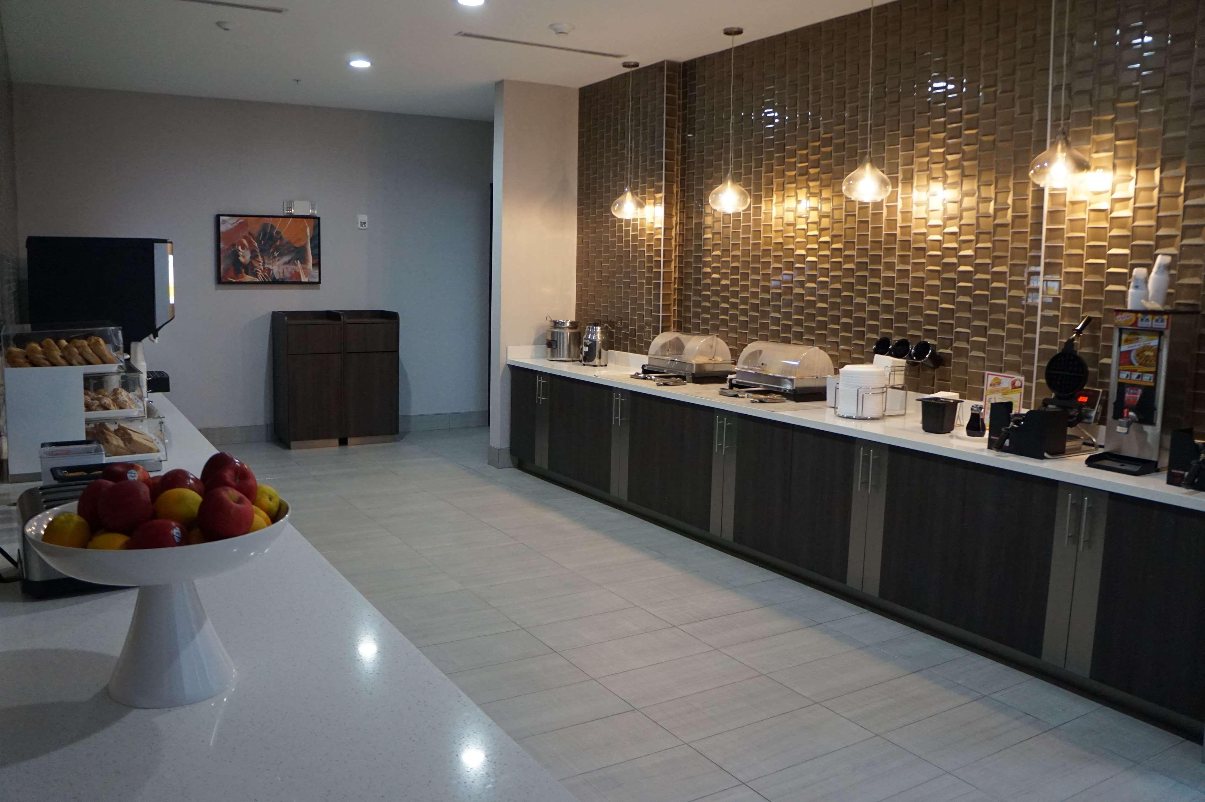 La Quinta Inn & Suites Dfw West-Glade-Parks Euless Zewnętrze zdjęcie