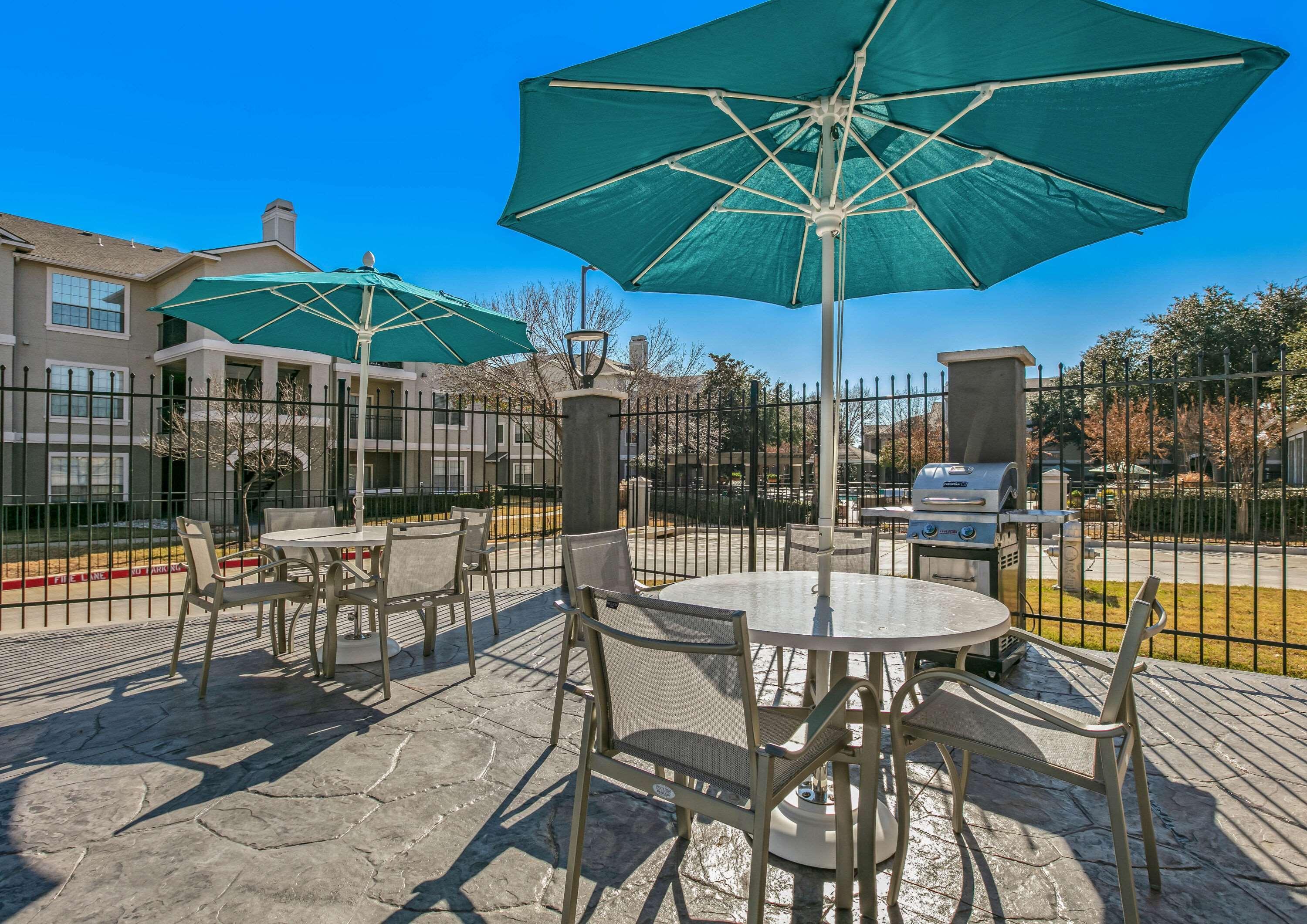 La Quinta Inn & Suites Dfw West-Glade-Parks Euless Zewnętrze zdjęcie