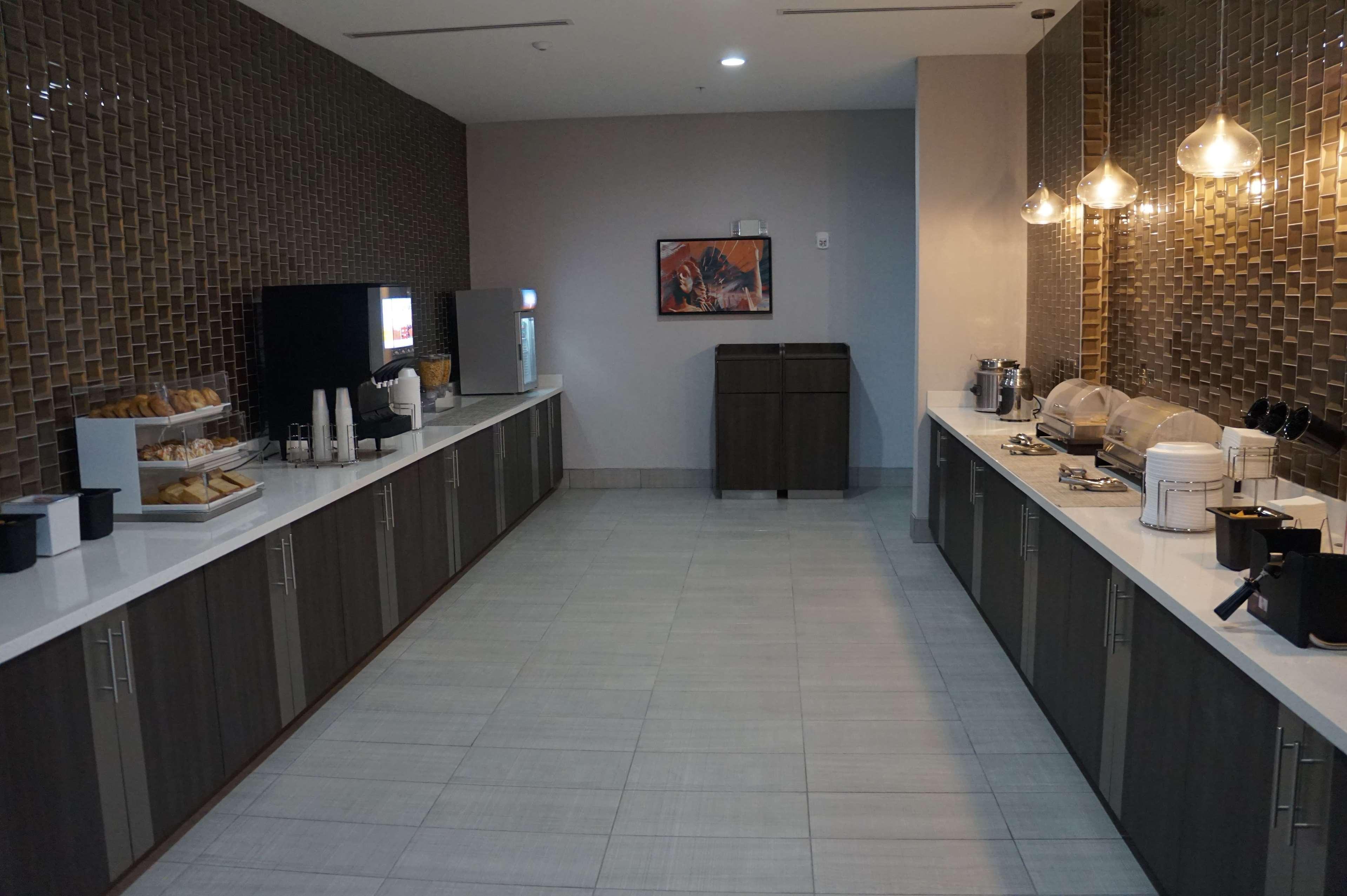 La Quinta Inn & Suites Dfw West-Glade-Parks Euless Zewnętrze zdjęcie