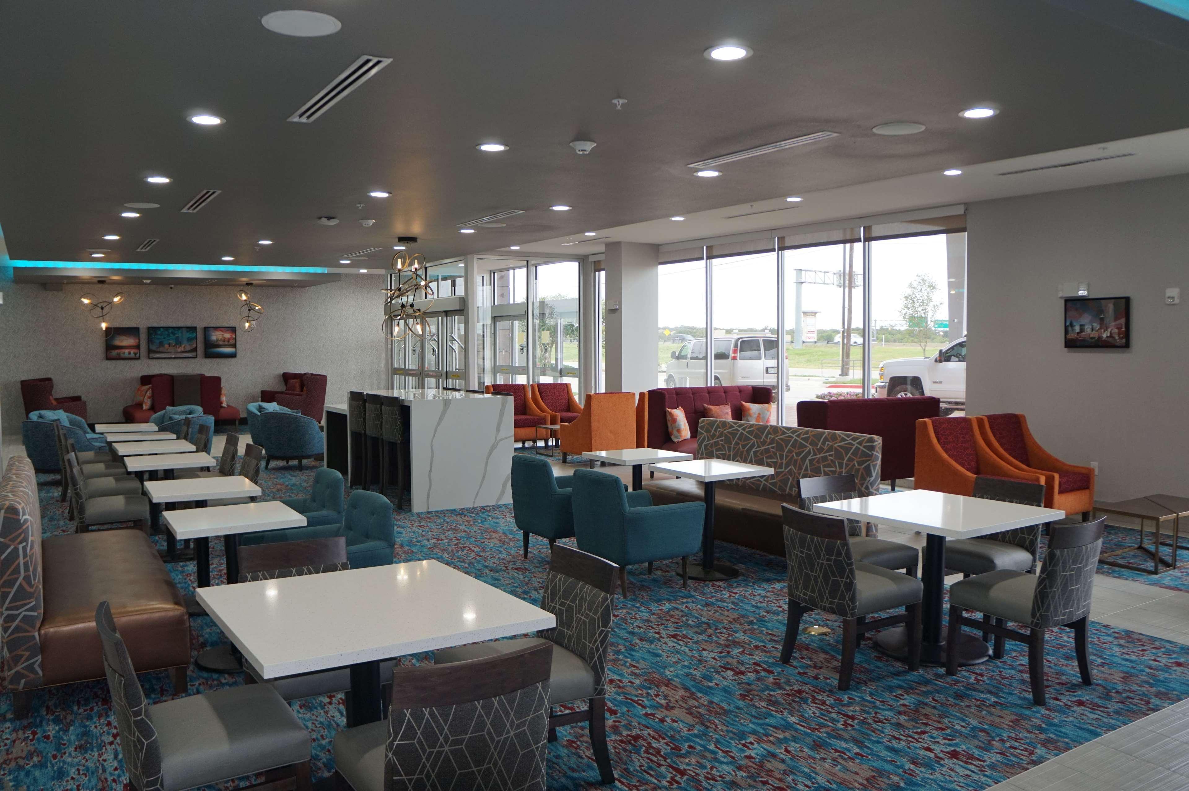 La Quinta Inn & Suites Dfw West-Glade-Parks Euless Zewnętrze zdjęcie