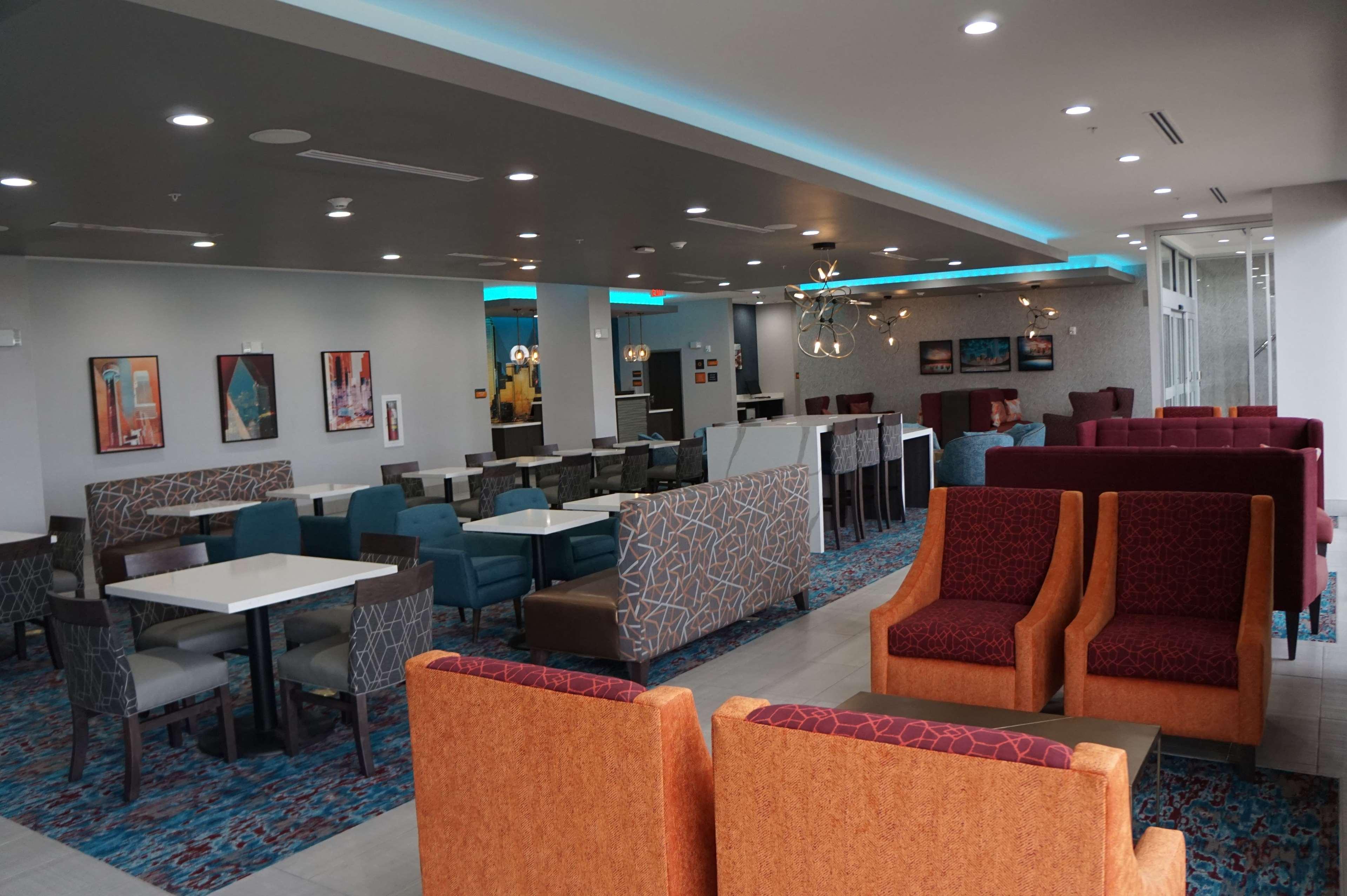 La Quinta Inn & Suites Dfw West-Glade-Parks Euless Zewnętrze zdjęcie