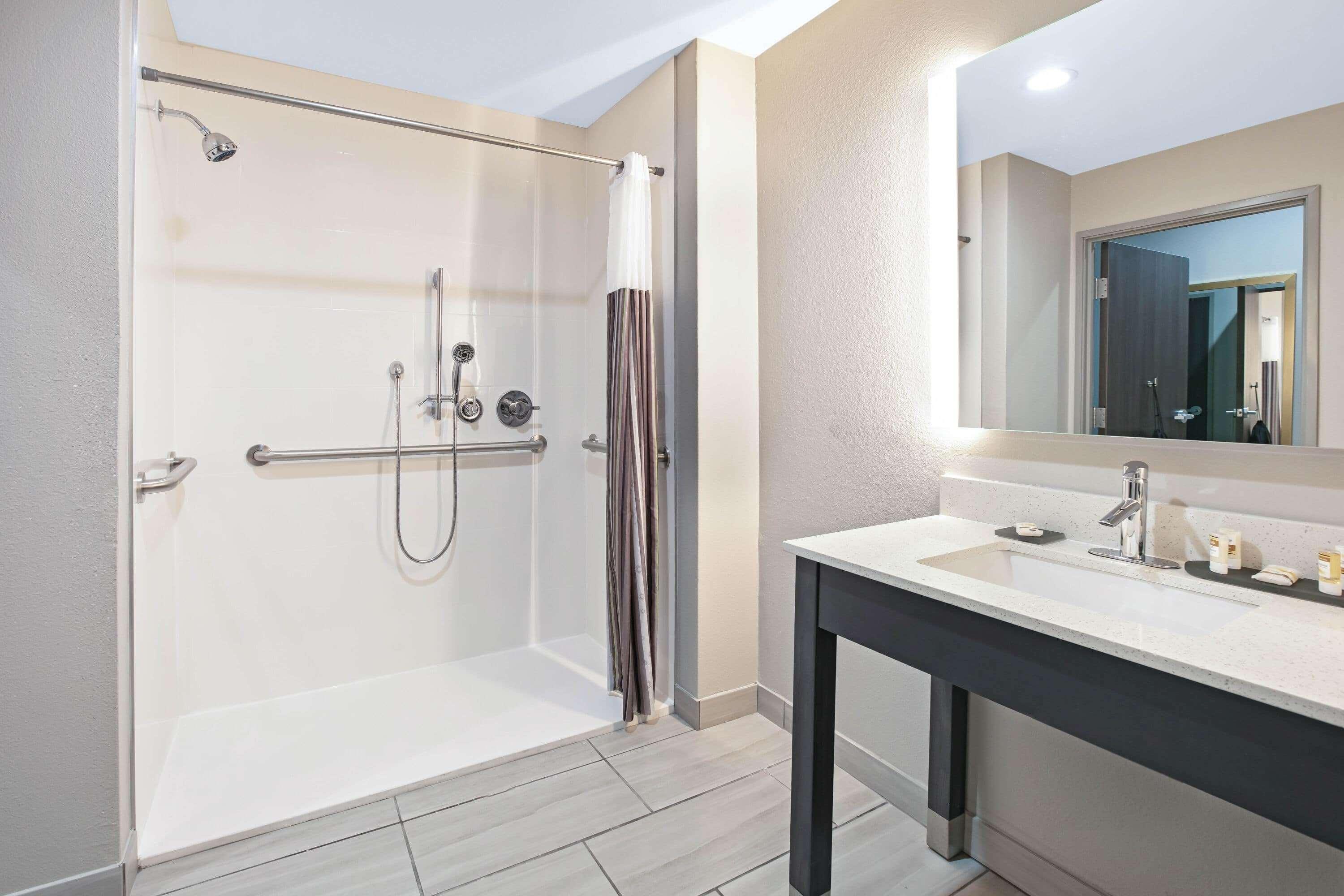 La Quinta Inn & Suites Dfw West-Glade-Parks Euless Zewnętrze zdjęcie