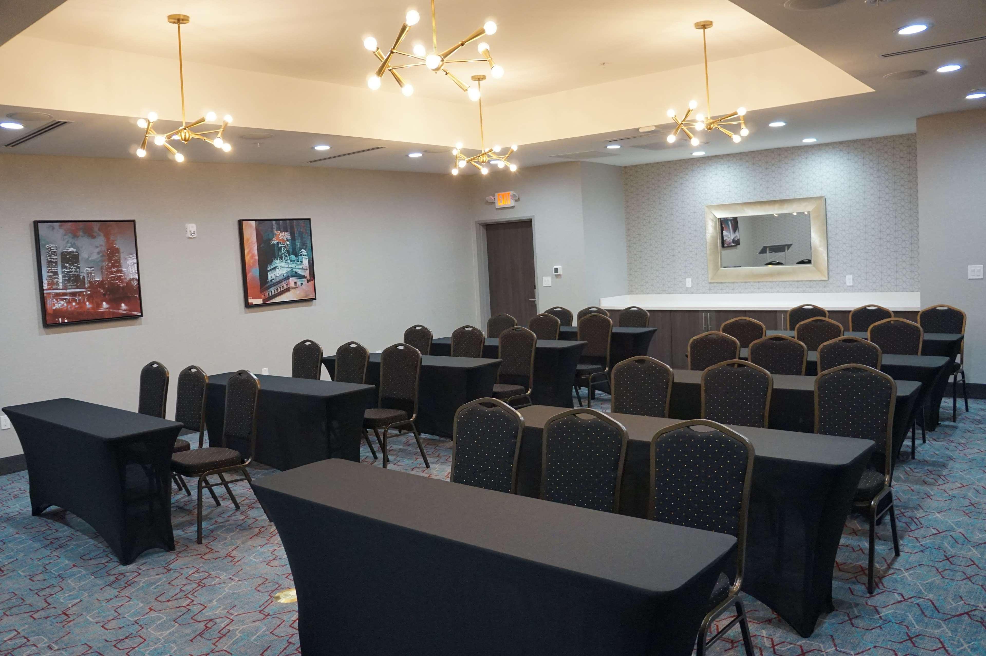 La Quinta Inn & Suites Dfw West-Glade-Parks Euless Zewnętrze zdjęcie