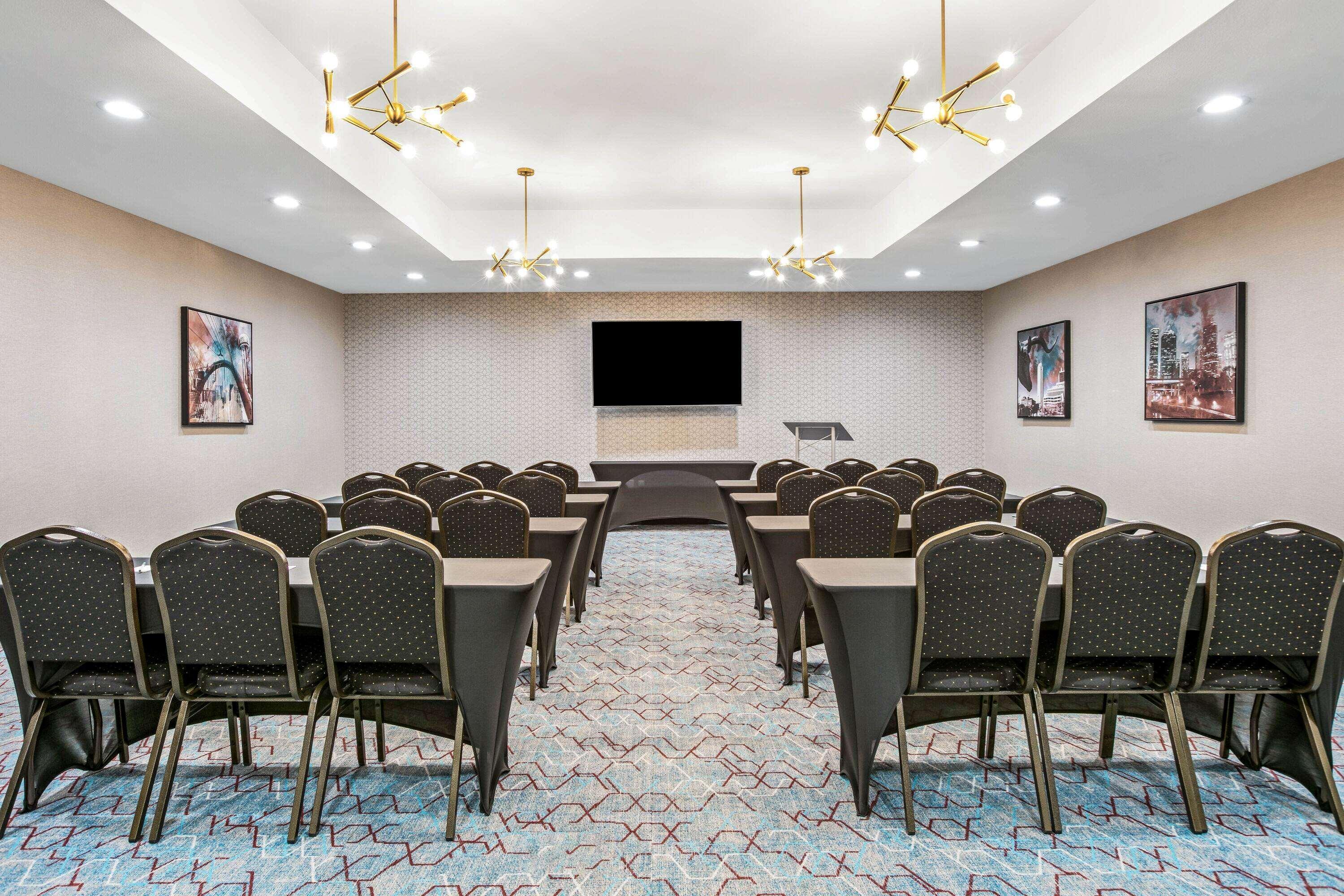 La Quinta Inn & Suites Dfw West-Glade-Parks Euless Zewnętrze zdjęcie