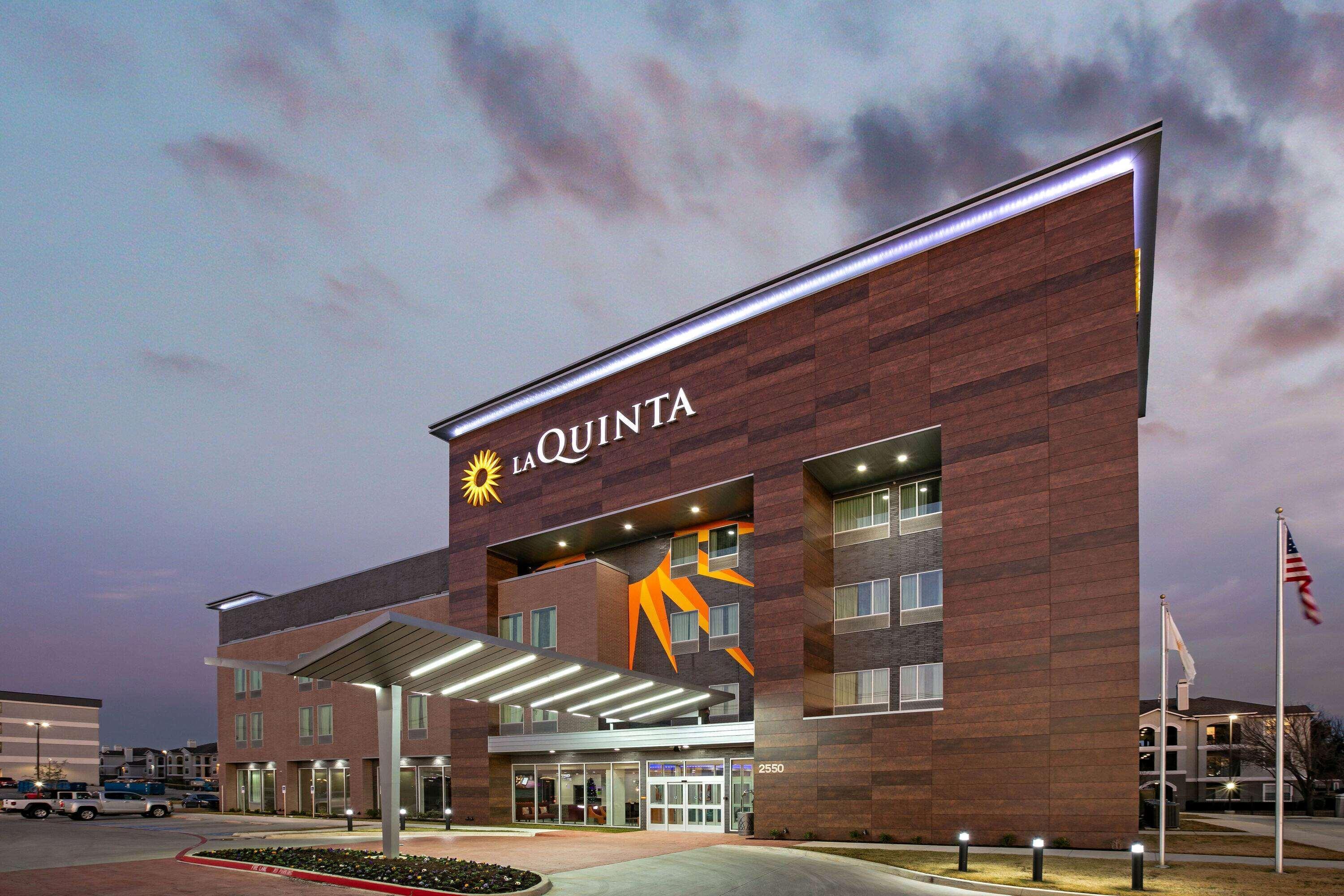 La Quinta Inn & Suites Dfw West-Glade-Parks Euless Zewnętrze zdjęcie
