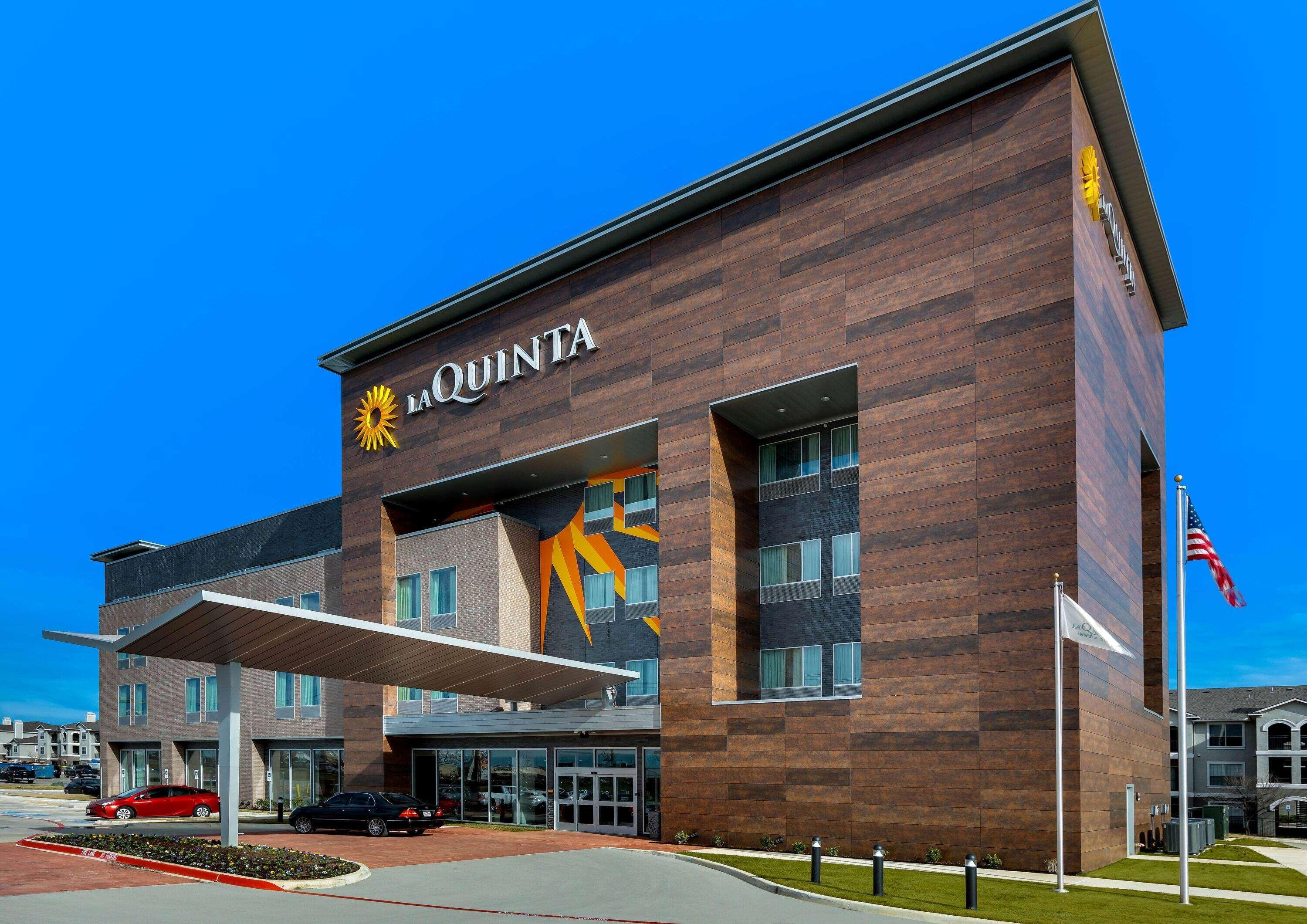 La Quinta Inn & Suites Dfw West-Glade-Parks Euless Zewnętrze zdjęcie